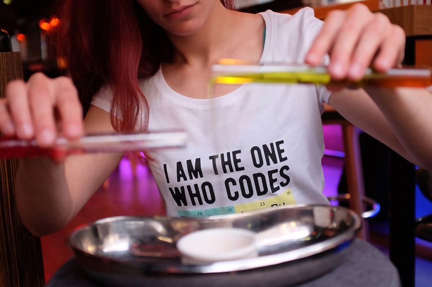 I am the one who codes | T-shirt