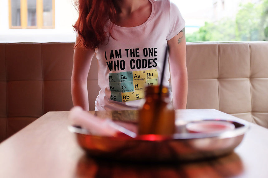 I am the one who codes | T-shirt